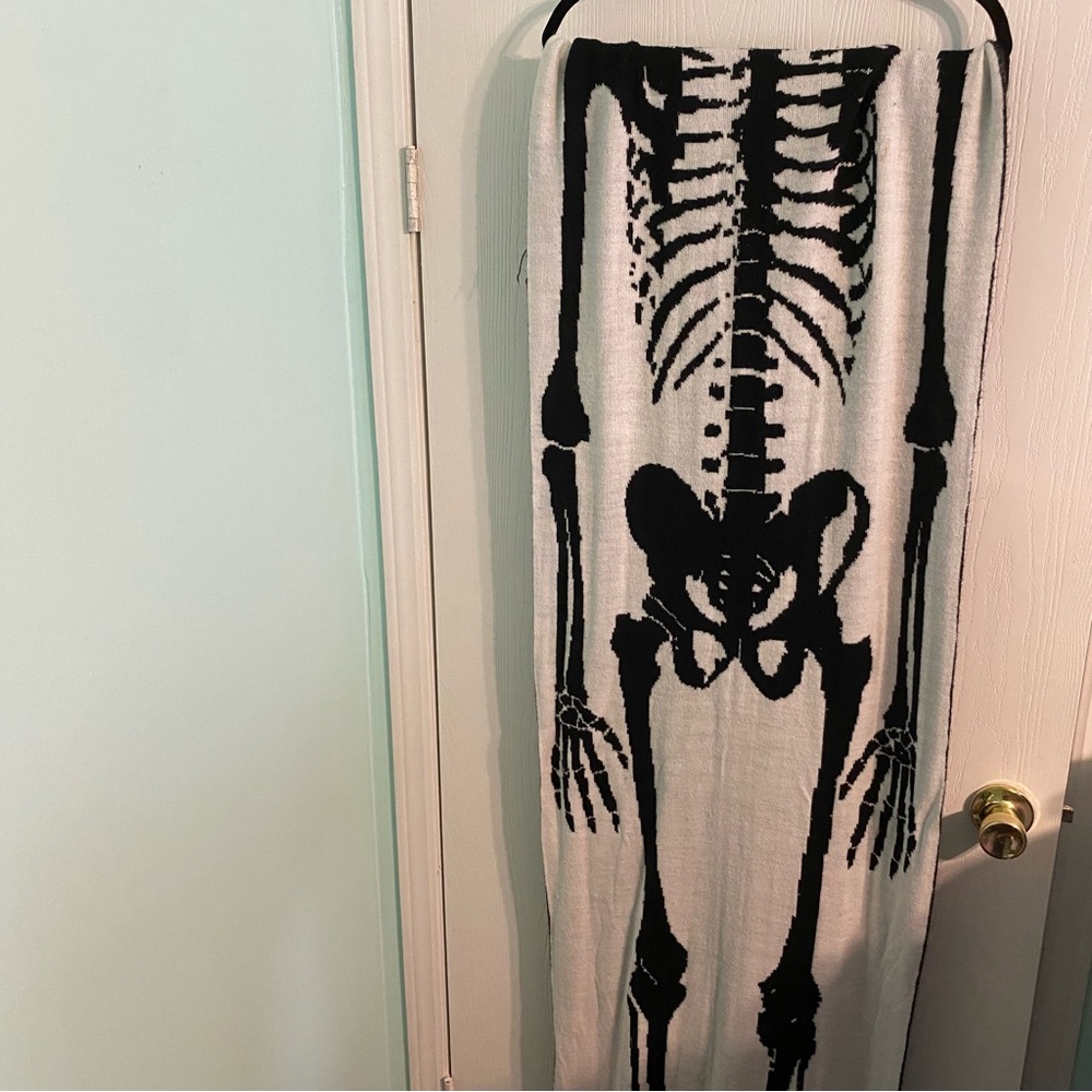 Urban Outfitters Reversible Skeleton Fringe Blanket Scarf Wrap Black White OS